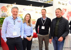 Dennis van der Linden of Zijverden bv (right) visited Denkers bv. From left to right Mark and Marly Woertman, Edwin Stuik and Dennis van der Linden.